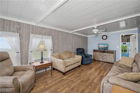 260 Caravan Cir, North Fort Myers FL - photo 8 of 39