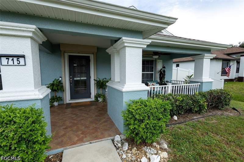 3 bedroom SingleFamilyResidence at 715 Zendor Ave, Mirror Lakes, Fort Myers — photo 4