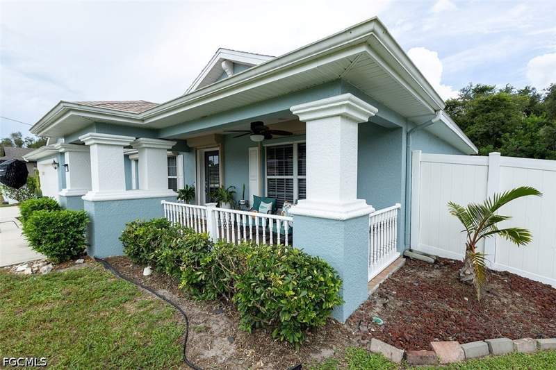 3 bedroom SingleFamilyResidence at 715 Zendor Ave, Mirror Lakes, Fort Myers — photo 5