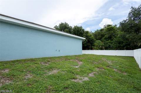 715 Zendor Ave, Fort Myers FL - photo 6 of 50