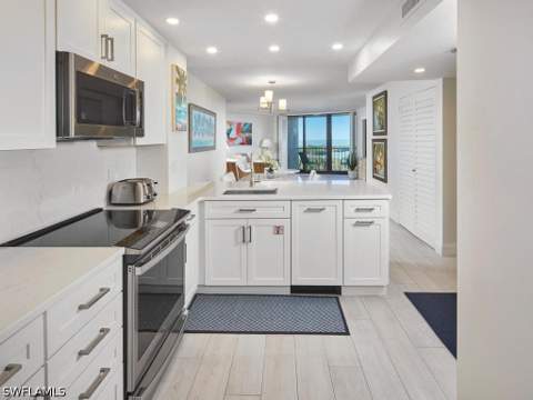 440 Seaview Ct 601, Marco Island FL - photo 10 of 28