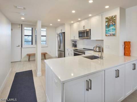 440 Seaview Ct 601, Marco Island FL - photo 9 of 28
