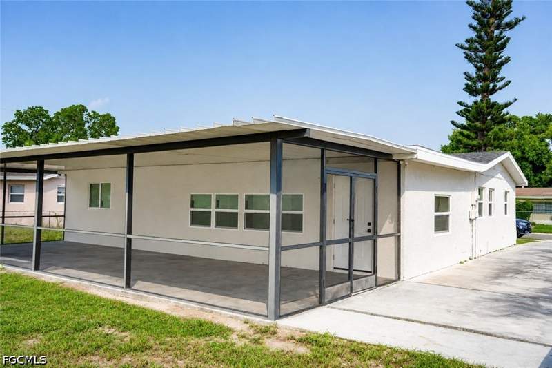 4 bedroom SingleFamilyResidence at 1770 N Markley Ct, Fort Myers, Fort Myers — photo 4