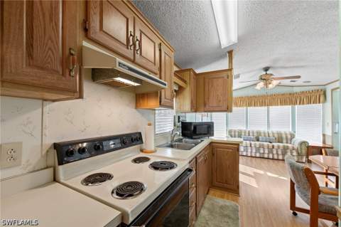 8547 Firwood Dr, Estero FL - photo 15 of 38