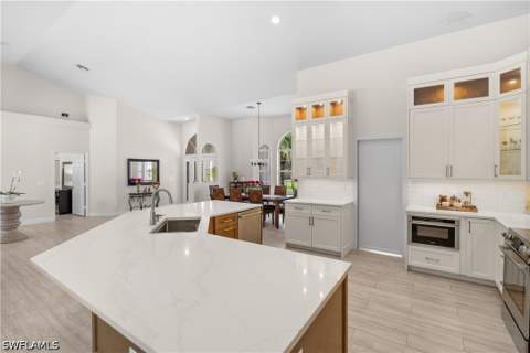 6521 Livingston Woods Ln, Naples FL - photo 12 of 49