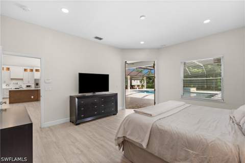 6521 Livingston Woods Ln, Naples FL - photo 19 of 49
