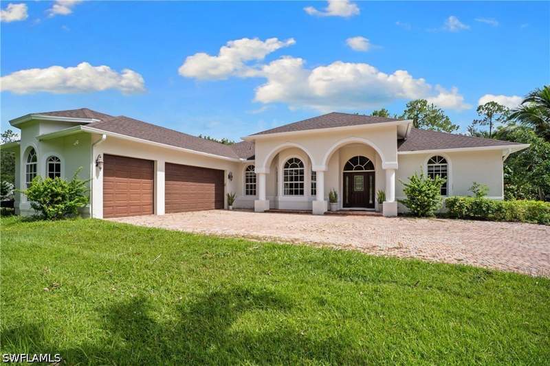 3 bedroom SingleFamilyResidence at 6521 Livingston Woods Ln, Livingston Woods, Naples — photo 5