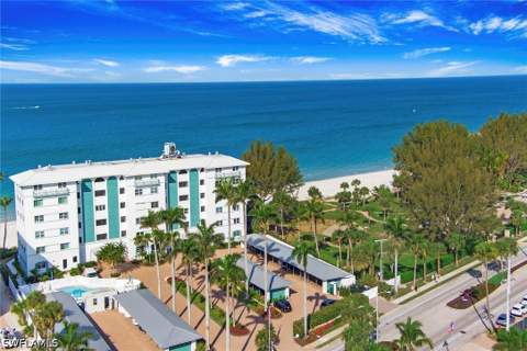 2011 Gulf Shore Blvd N 56, Naples FL - photo 23 of 29