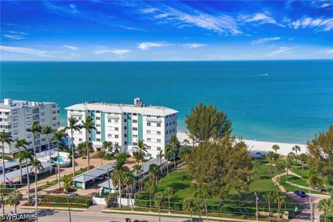 2011 Gulf Shore Blvd N 56, Naples FL - photo 24 of 29