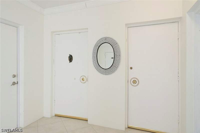 2 bedroom Condominium at 2011 Gulf Shore Blvd N 56, Carriage Club, Naples — photo 4