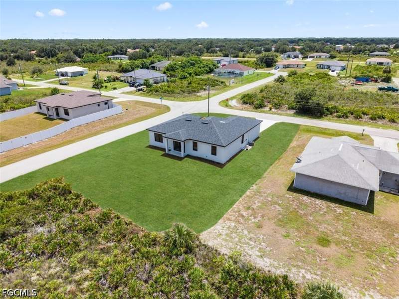 3 bedroom SingleFamilyResidence at 2700 69th St W, Lehigh Acres, Lehigh Acres — photo 4