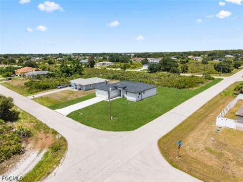 2700 69th St W, Lehigh Acres FL - photo 8 of 33