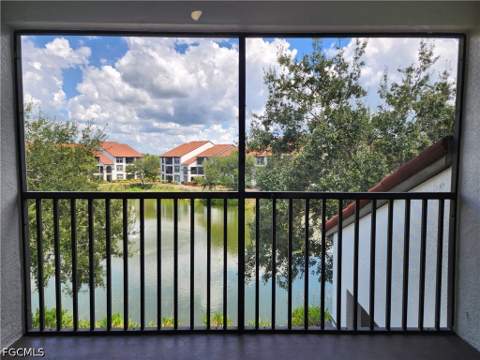 7935 Preserve Cir 434, Naples FL - photo 7 of 34