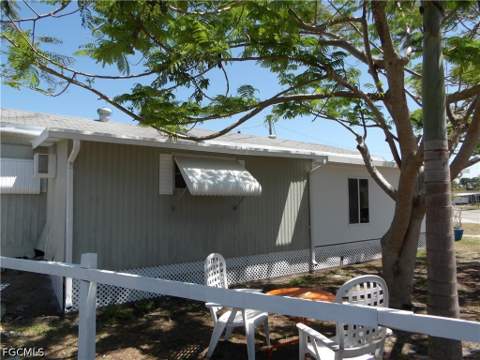 123 Flame Ln, North Fort Myers FL - photo 11 of 24