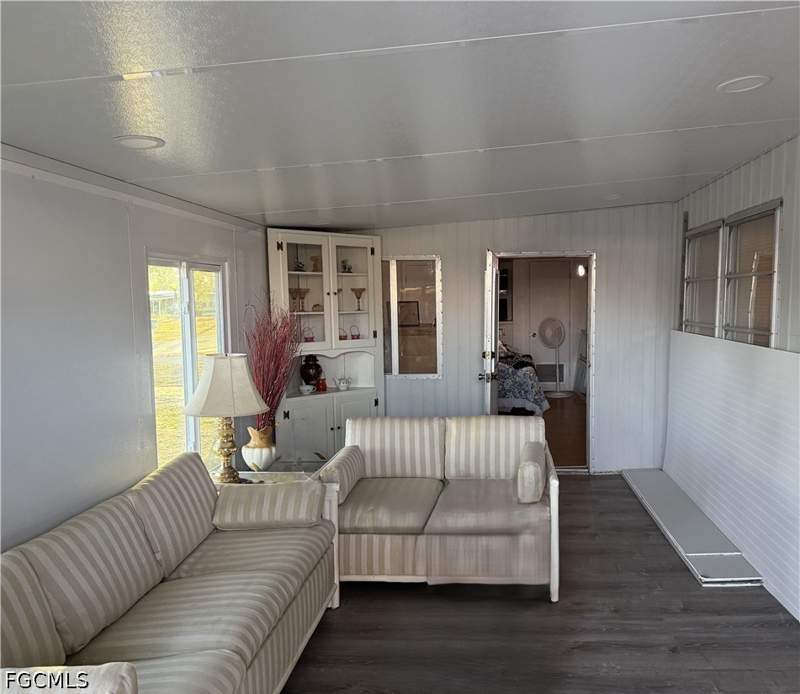 2 bedroom ManufacturedHome at 123 Flame Ln, Mobile Manor, North Fort Myers — photo 2