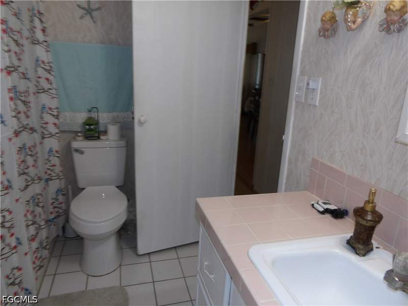 2 bedroom ManufacturedHome at 123 Flame Ln, Mobile Manor, North Fort Myers — photo 5