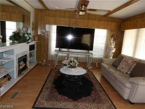 123 Flame Ln, North Fort Myers FL - photo 7 of 24