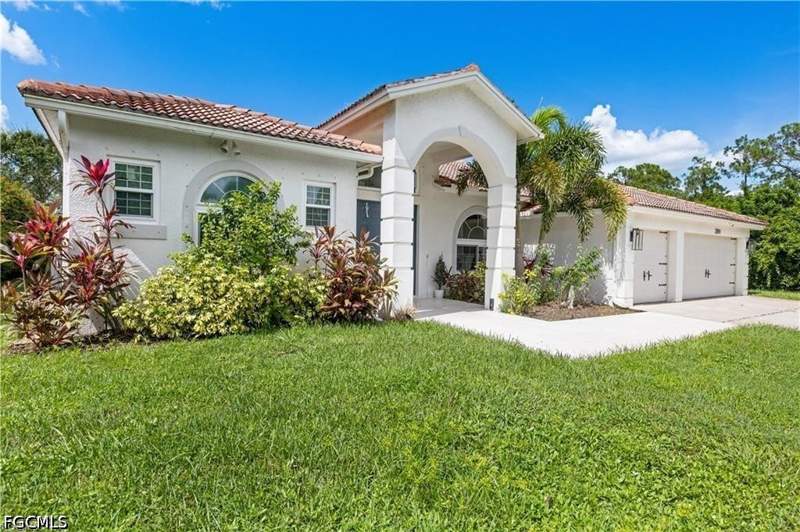 3 bedroom SingleFamilyResidence at 2991 20th Ave NE, Golden Gate Estates, Naples — photo 2
