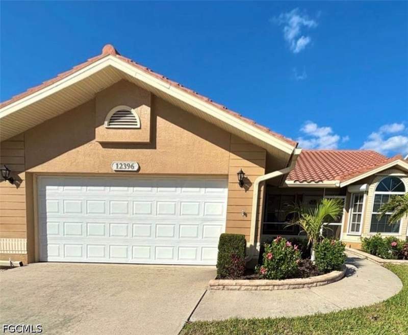 2 bedroom SingleFamilyResidence at 12396 Kelly Sands Way, Kelly Greens, Fort Myers — photo 2