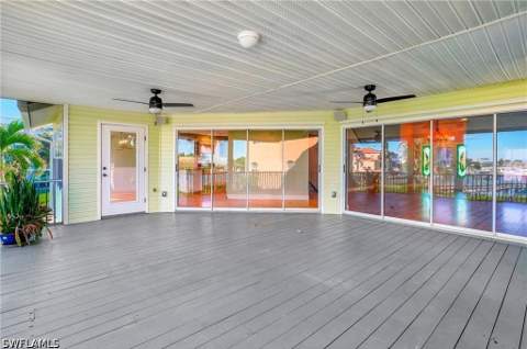 86 Dolphin Cir, Naples FL - photo 15 of 42