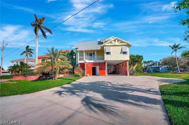 3 bedroom SingleFamilyResidence at 86 Dolphin Cir, Isles Of Capri, Naples — photo 2