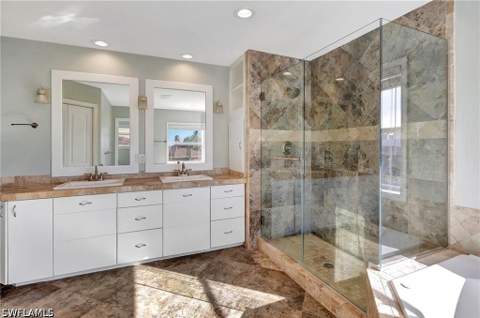 86 Dolphin Cir, Naples FL - photo 23 of 42