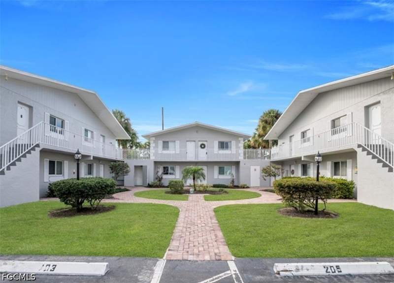 2 bedroom Condominium at 8071 Country Rd 206, Gladiolus Gardens Condo Assn, Fort Myers — photo 2