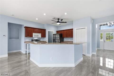 4529 Springview Cir, Labelle FL - photo 7 of 33