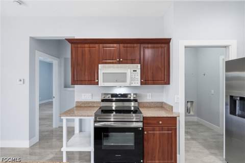 4529 Springview Cir, Labelle FL - photo 9 of 33