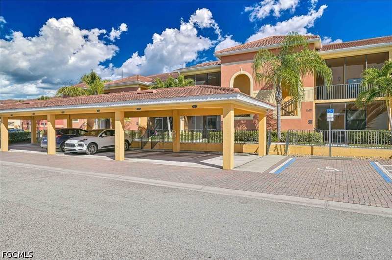 2 bedroom Condominium at 13671 Julias Way 1224, Palmetto Cove, Fort Myers — photo 2