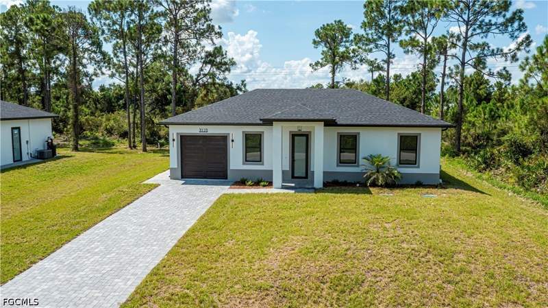 3 bedroom SingleFamilyResidence at 3123 69th St W, Lehigh Acres, Lehigh Acres — photo 2