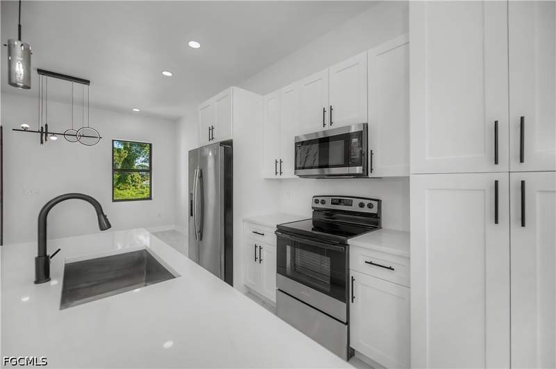 3 bedroom SingleFamilyResidence at 3123 69th St W, Lehigh Acres, Lehigh Acres — photo 4