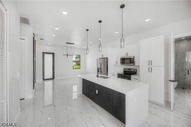 3 bedroom SingleFamilyResidence at 3123 69th St W, Lehigh Acres, Lehigh Acres — photo 5