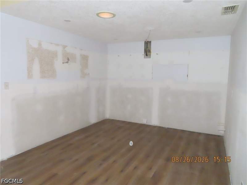 2 bedroom Townhouse at 5640 Foxlake Dr, Foxmoor Lakes, North Fort Myers — photo 5
