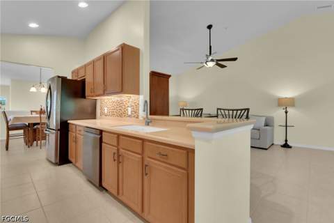 9048 Triangle Palm Ln 1101, Fort Myers FL - photo 7 of 38