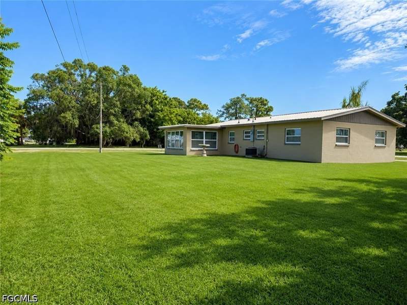 2 bedroom SingleFamilyResidence at 17 Kansas Rd, Lehigh Acres, Lehigh Acres — photo 2