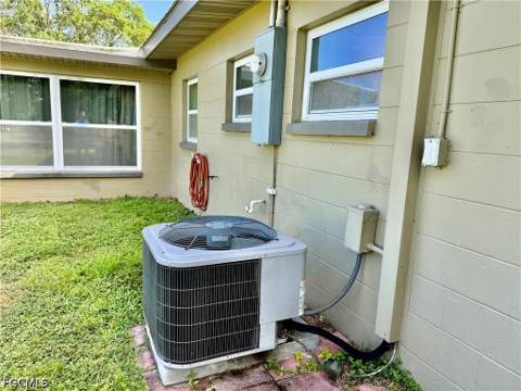 17 Kansas Rd, Lehigh Acres FL - photo 7 of 28
