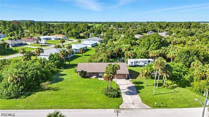 3 bedroom SingleFamilyResidence at 5006 Pike Ln, Port Labelle, Labelle — photo 4