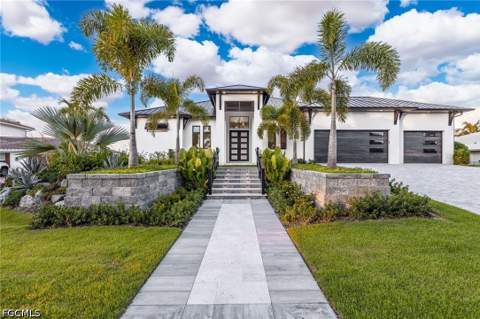 111 Montrose Dr, Fort Myers FL - photo 7 of 49
