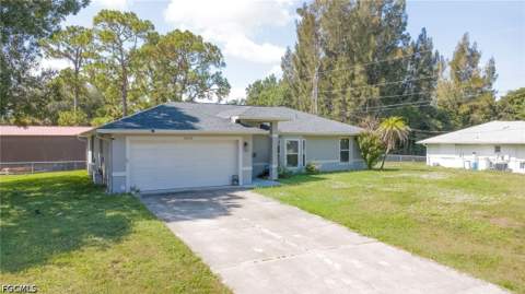 2806 E 3rd St, Lehigh Acres FL - photo 18 of 24