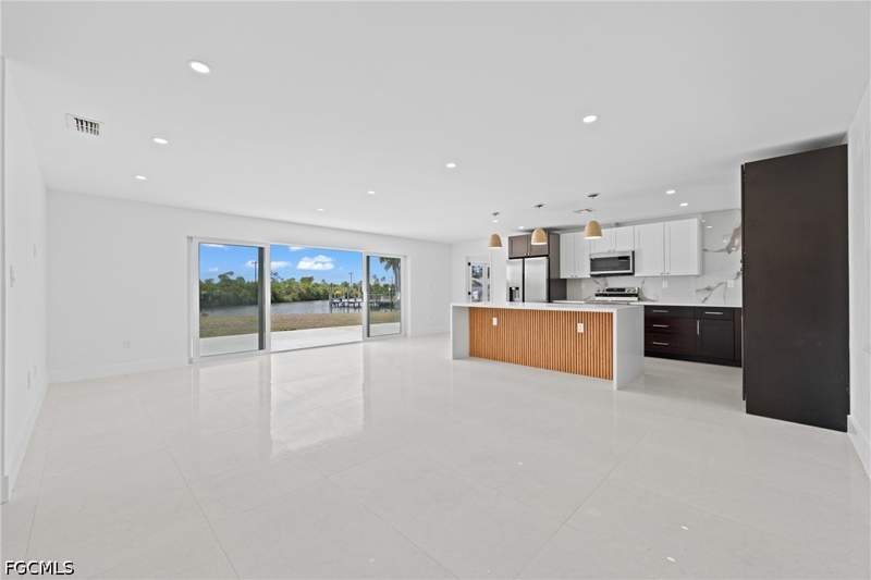 3 bedroom SingleFamilyResidence at 12065 Boat Shell Dr, Matlacha Isles, Matlacha Isles — photo 2