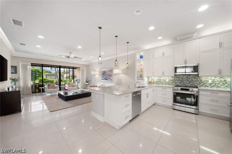 3 bedroom SingleFamilyResidence at 13617 Mandarin Cir, Marbella Isles, Naples — photo 2