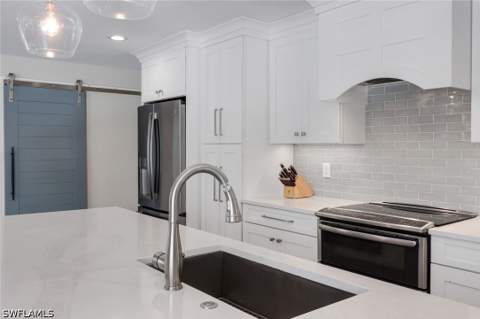 641 Hernando Dr, Marco Island FL - photo 12 of 50