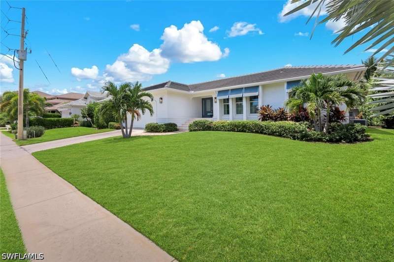 3 bedroom SingleFamilyResidence at 641 Hernando Dr, Marco Beach, Marco Island — photo 2
