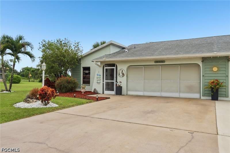 2 bedroom Attached at 19906 Lake Vista Cir, Majestic, Lehigh Acres — photo 2