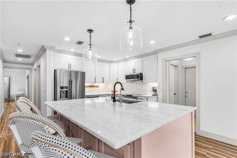 2472 Pine Woods Cir 17, Naples FL - photo 19 of 30