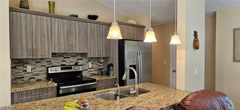 3 bedroom SingleFamilyResidence at 412 Cortez Ave, Lehigh Acres, Lehigh Acres — photo 3