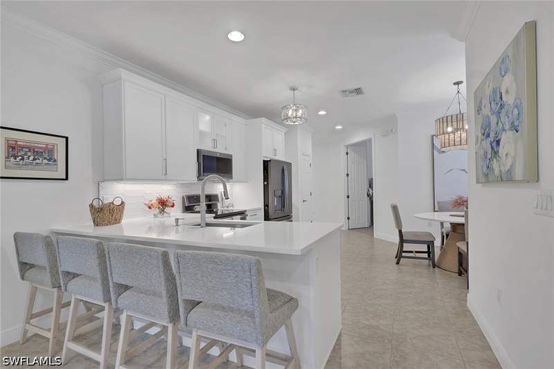 2 bedroom Attached at 13466 Kent St, Manchester Square, Naples — photo 5
