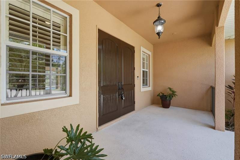 4 bedroom SingleFamilyResidence at 18241 Riverwind Dr, Riverwind Cove, Alva — photo 2