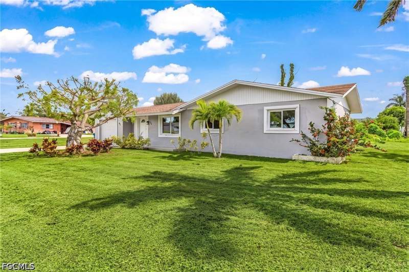 3 bedroom SingleFamilyResidence at 164 Coral Dr, Morse Shores, Fort Myers — photo 3